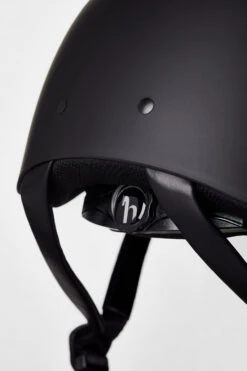 Horze Noir Reithelm Mit Glänzendem Rahmen -Equestrian Dreams 30084 BL 6