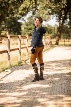 Horze Active Damen Winter Kniebesatzreitleggings Mit Handytasche -Equestrian Dreams 36790 cfbr 08