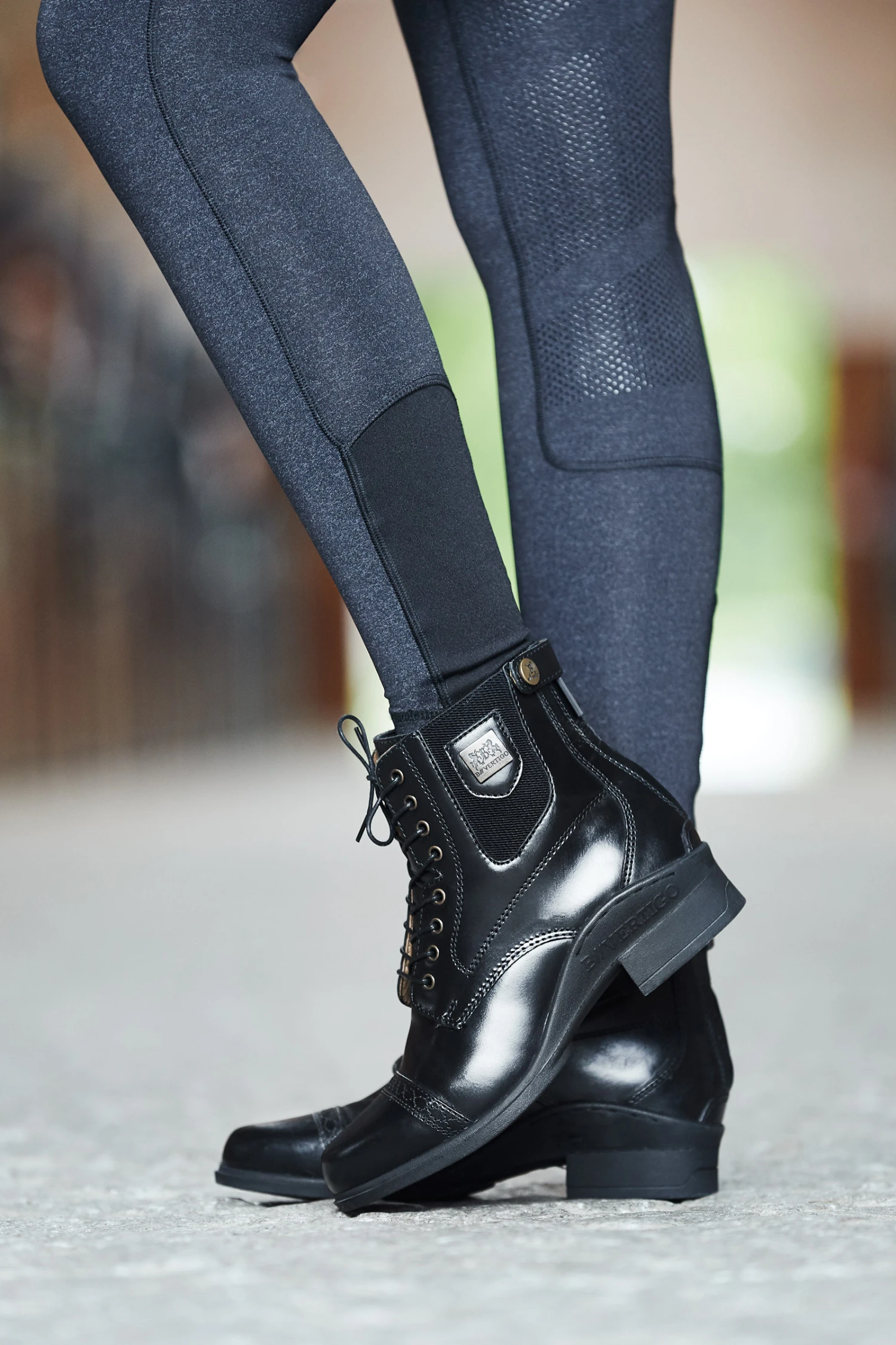 B Vertigo Jupiter Geschnürte Damen Lederreitstiefeletten 10 B Vertigo Jupiter Geschnürte Damen Lederreitstiefeletten – Bild 8